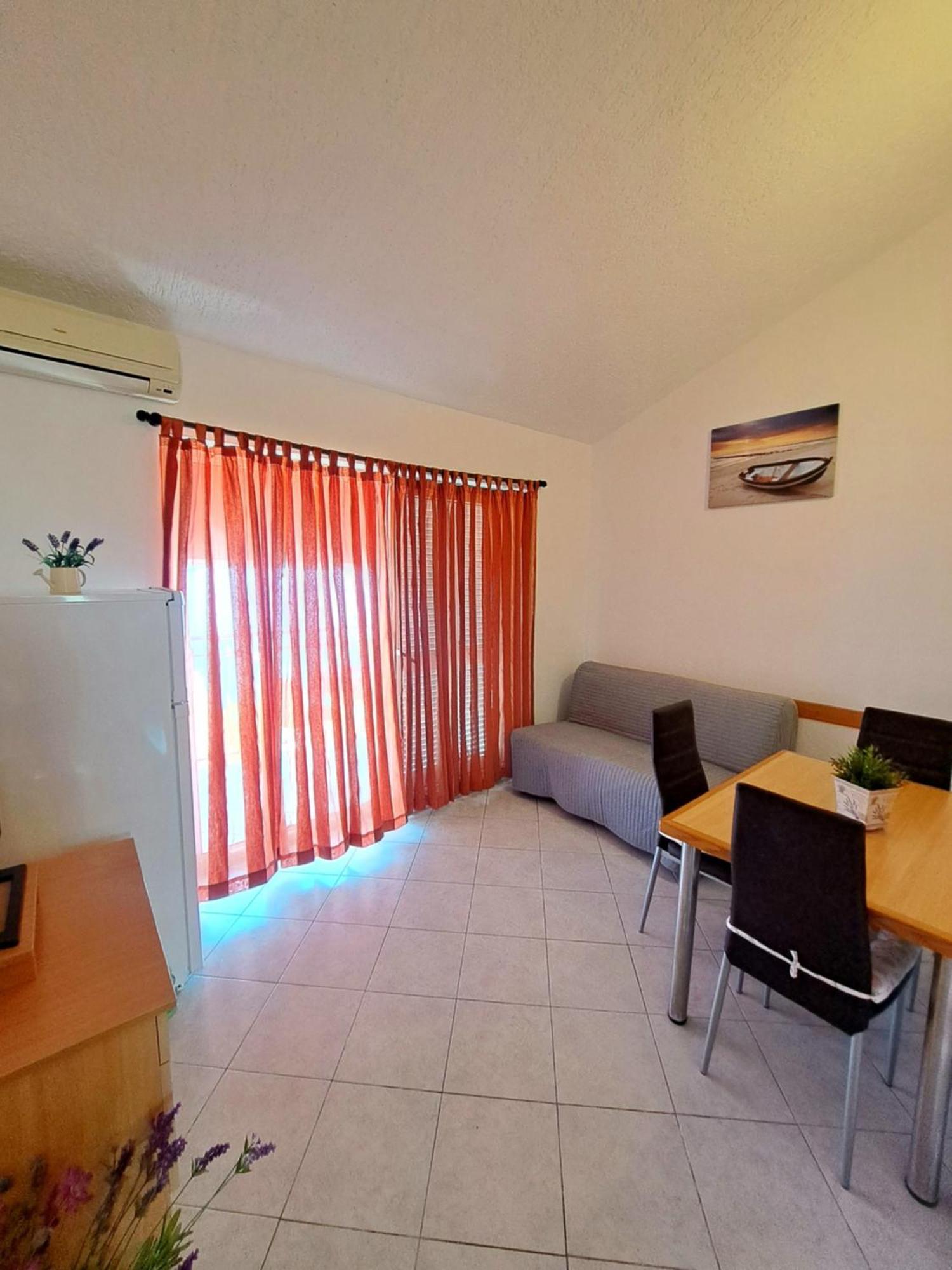 Apartments Toni Трогир Экстерьер фото